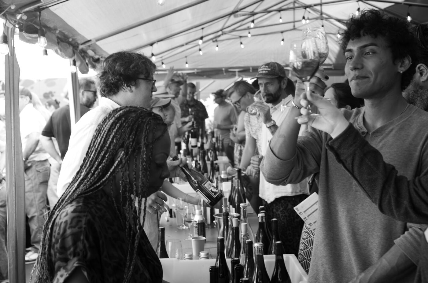 Black and white: tasting at the pouring tables